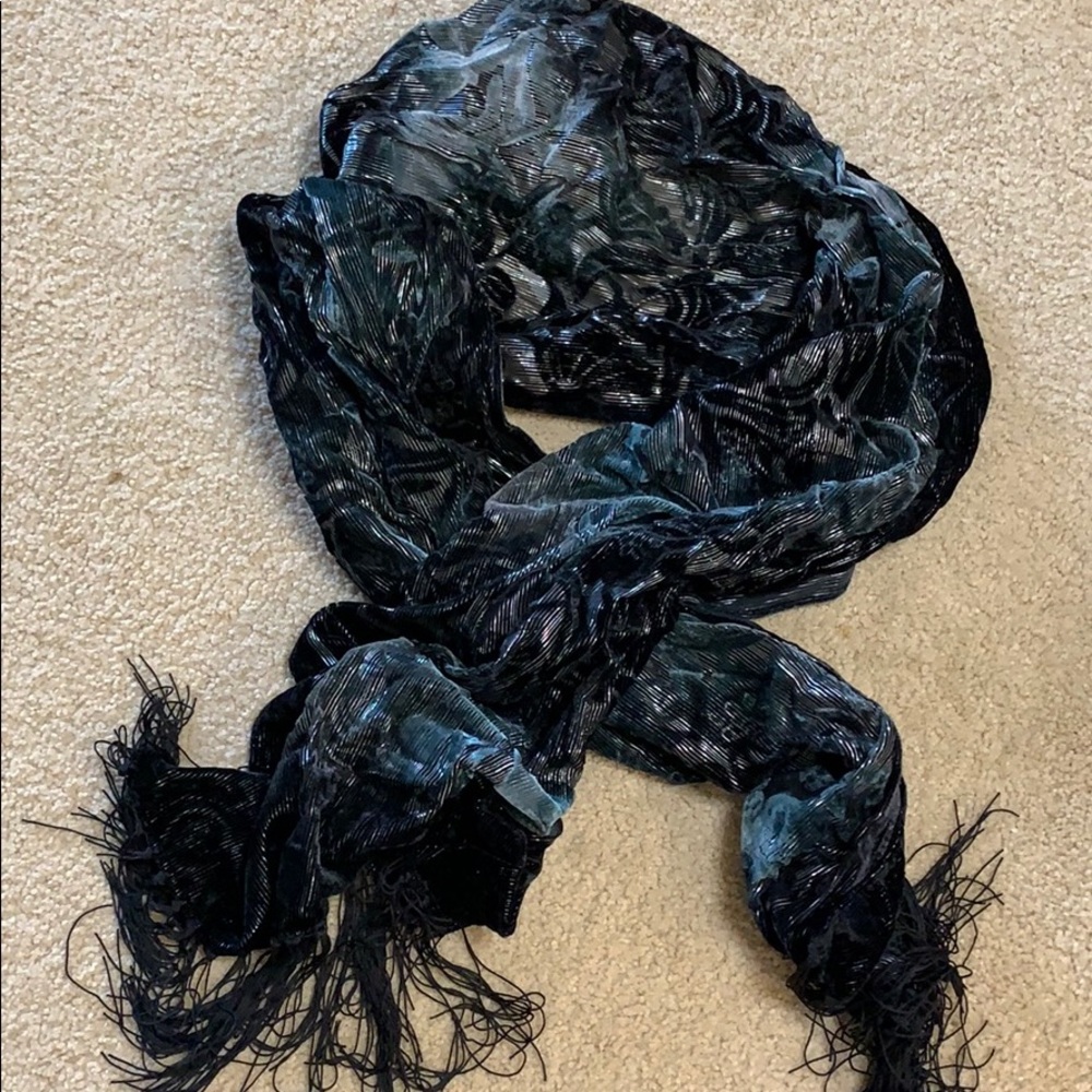 Black scarf